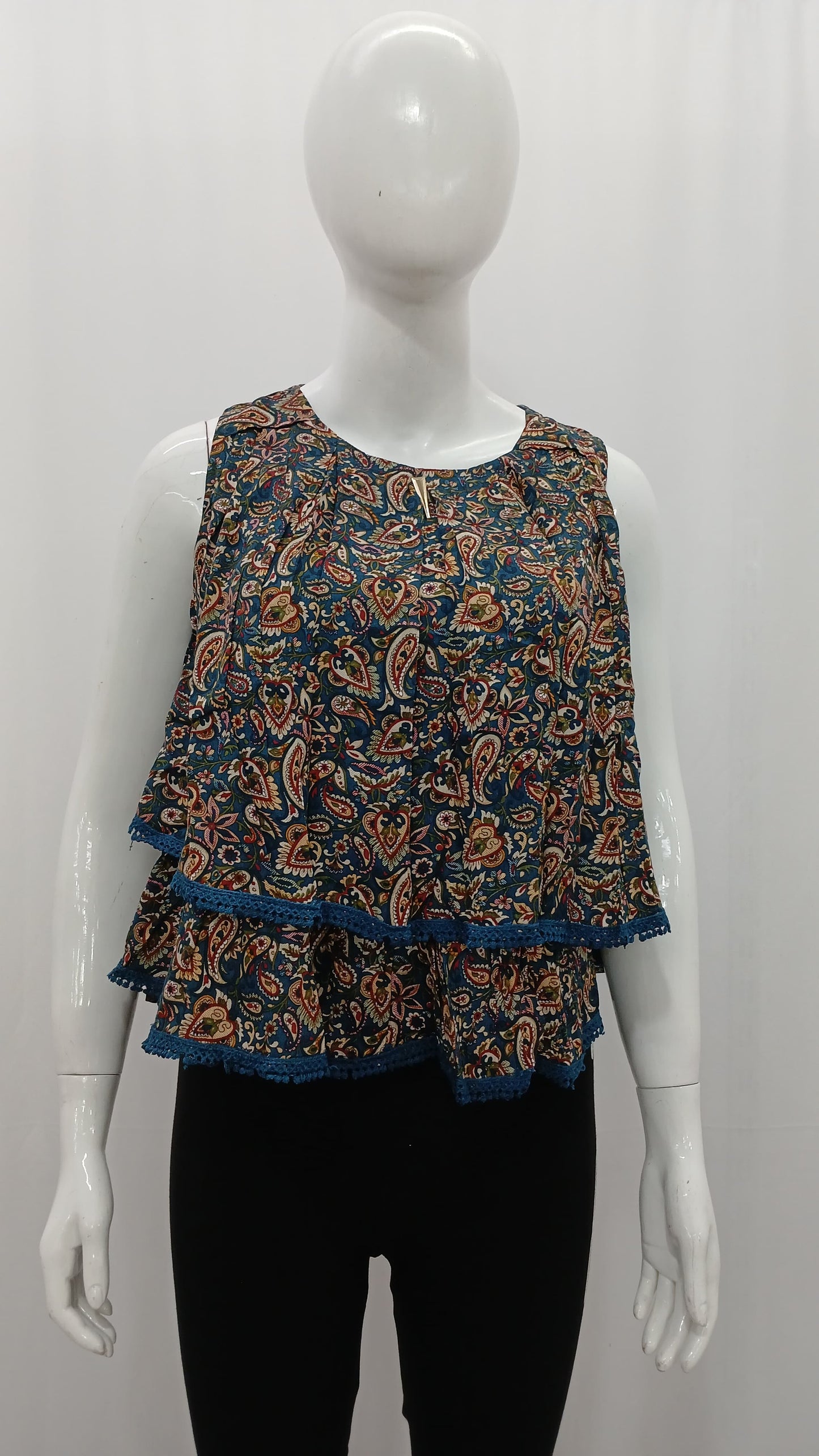 Printed Layered Sleeveless Short Kurti